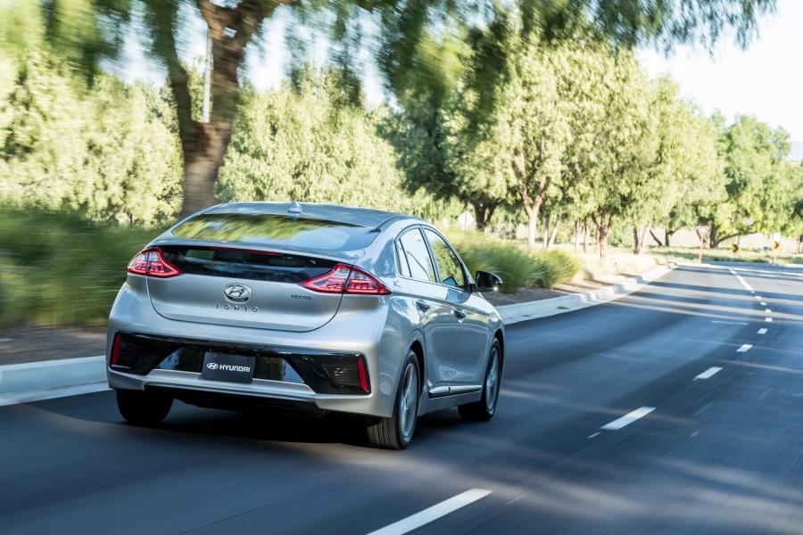  Hyundai IONIQ electric (AE) 2016 года  (NA) (фото 11 из 41)